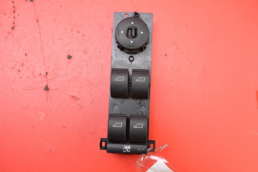 control panel of the window EU 3M5T-14A132-AF FORD FOCUS MK2 5D HB 04-08