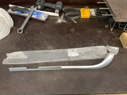 2132519 - НАКЛАДКА БАМПЕРА ПРАВАЯ ХРОМ DAF XF106 2017-