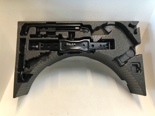 VELAR L560 полистирол багажник домкрат