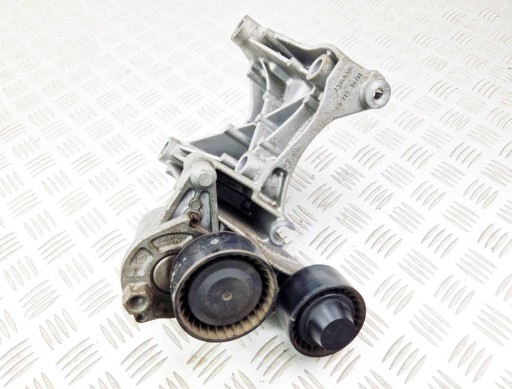 117105124R R9NA401 - QASHQAI J11 X-TRAIL T32 1,7 опора кронштейн лапа