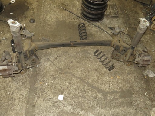 GMAUTO4574097 - Балка підвіски задній міст hb комплект opel astra k