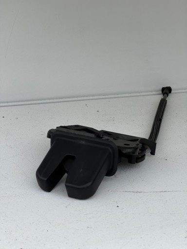 Volkswagen Jetta V 2006 lock of rear bonnet boot