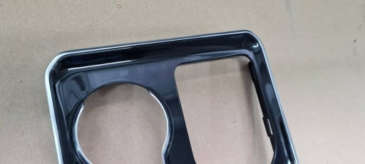 Ford Edge II 2020 kryt krytka TUNELU DEKOR na KUBKI KT4BR044H83