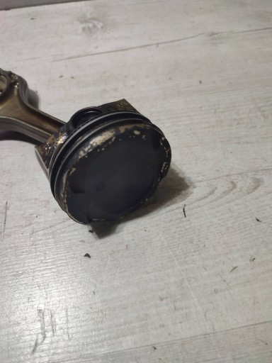 Volkswagen Touran III 2020 piston with connecting rod
