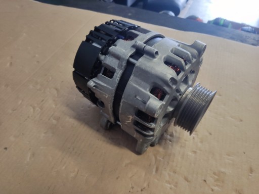 Генератор audi a4 a5 a6 оригінал valeo 04l903018