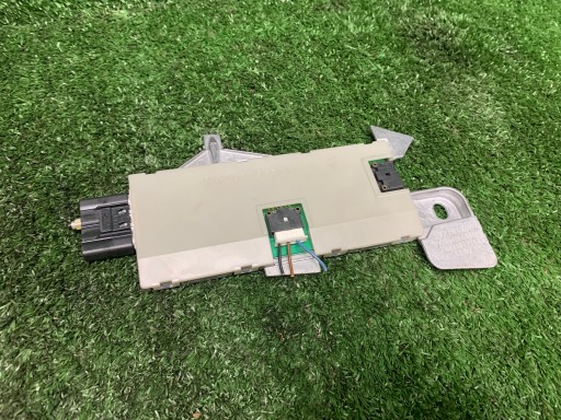 antenna amplifier Mercedes W211 OE 2118271042