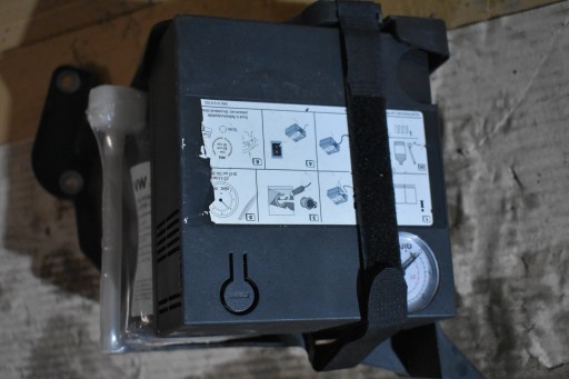 mandatory vehicle equipment KLEJ DO USZCZELNIANIA compressor; PORSCHE PANAMERA 971 1