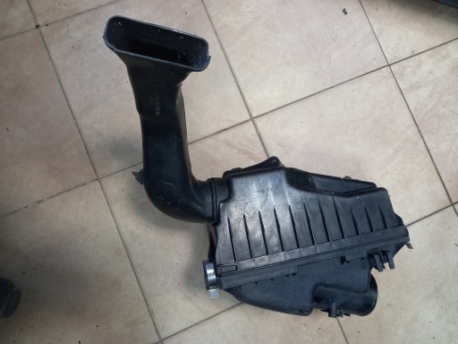 4614485912 - Корпус воздушного фильтра AVENSIS T25.*