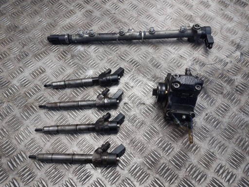 injection pump + injectors + moulding MERCEDES W168 A170 A6110700501