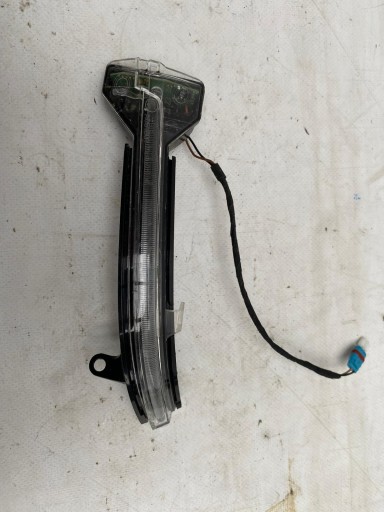 BMW F10 F11 irányjelző tükrök jobb LED