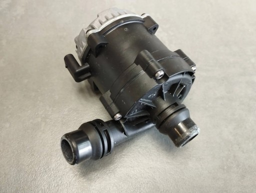 BMW 7 G11 supplementary pump of water 8637952