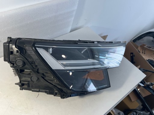 10783240000 - Audi q8 2021 фара