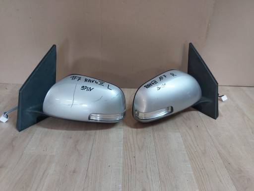 9 7293 - Toyota Rav4 III LIFT корпус правого зеркала 9-контактный