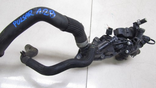 006/348 - NISSAN PULSAR 1.2 КОРПУС ТЕРМОСТАТА 13-18 348