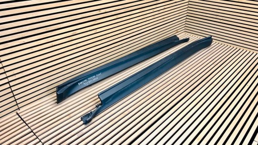 PORSCHE TAYCAN ПОРОГНАЯ НАКЛАДКА СПРАВА ЛЕВАЯ 9J1854884F