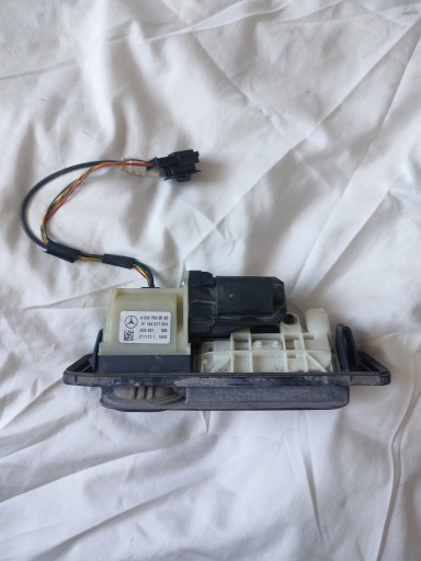 Камера заднього виду замок дверей багажника a2227500593 w117 cla mercedes