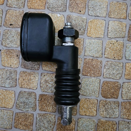 Harley Davidson, нижній задній головний гальмівний циліндр.