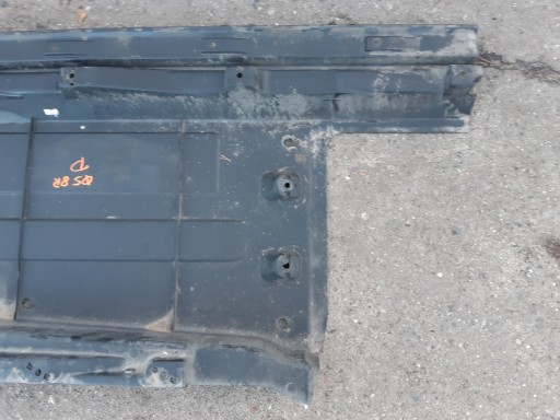 AUDI Q5 8R Blende Abdeckung abdeckung des Bodens Unterfahrschutz rechts 8R0825208B