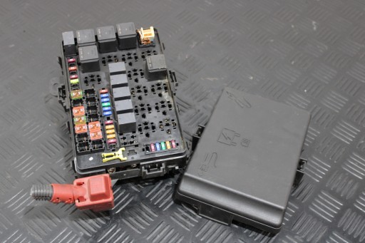 Module fusibles Boîte MASERATI LEVANTE M161