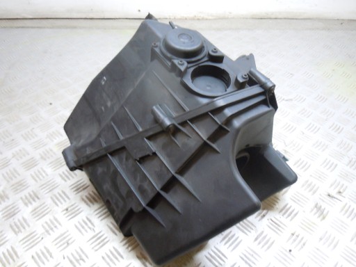 Корпус повітряного фільтра AUDI A8 D3 07l133835h
