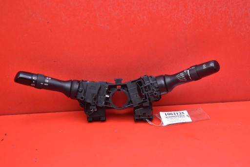 steering wheel levers and controls PAJAK 17F246 TOYOTA COROLLA E140 sedan 06-10