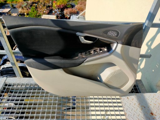 VOLVO V40 II КРИШКА ДВЕРІ ЛІВИЙ ПЕРЕМИКАЧ