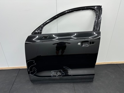 2021r--> - Volvo c40 2021r--> ліві передні двері poznań (==gie£da==)