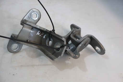 ПЕТЛІ ДВЕРІ ПЕРЕДНІ ПРАВІ TOYOTA COROLLA E21