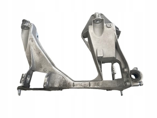 Крепление тележки porsche 981 заднее левое 98133115105