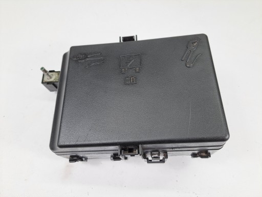 Блок запобіжників lancia thema p68081218ab