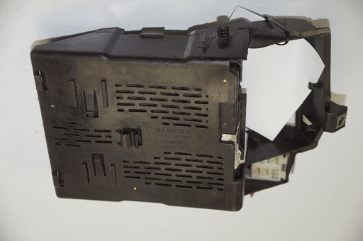 Module fusibles BSI 7703397911 RENAULT SCENIC
