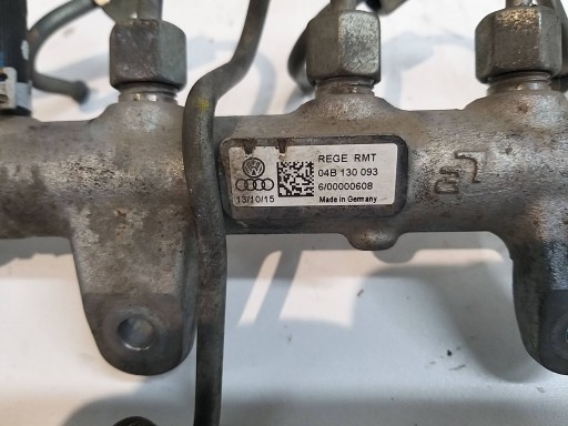 SKODA AUDI VW SEAT Moulage Capteur Pression Carburant 1,6 TDI 04B130093