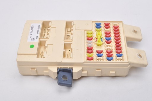 Ssangyong tivoli 1.5 підйомна коробка запобіжників 23r 82153-35241