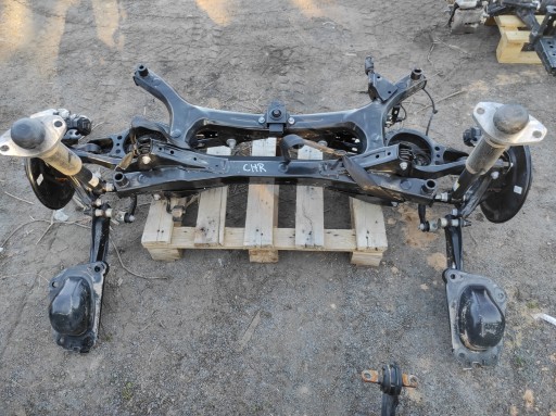 Задняя балка подвески toyota chr