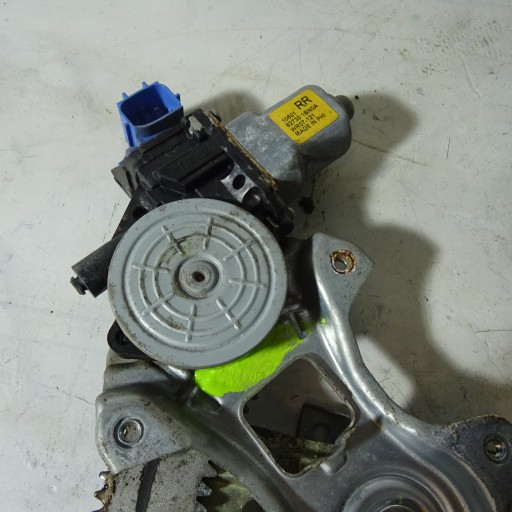 INFINITI FX30 II lift of the window right rear part