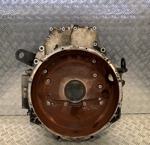 51.01401-3323 - КРЫШКА КОРПУСА СЦЕПЛЕНИЯ MAN ДЛЯ КОРОБКИ SCANIA