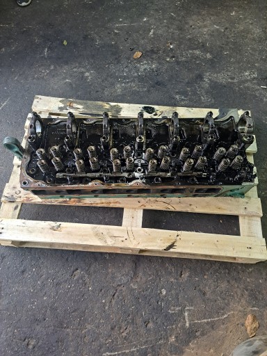 20464480 - ГОЛОВКА ДВИГАТЕЛЯ С КЛАПАНАМИ VOLVO FM 9 D9 D11C