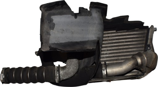 AUDI A8 D3 LIFT 4.2 TDI chladič intercoolera ľavá 4E0145805K Prívod