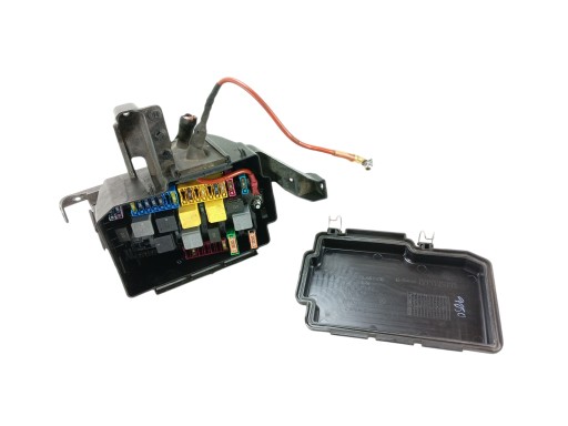 Коробка корпус запобіжників a1665400224 mercedes ml gl gle w166