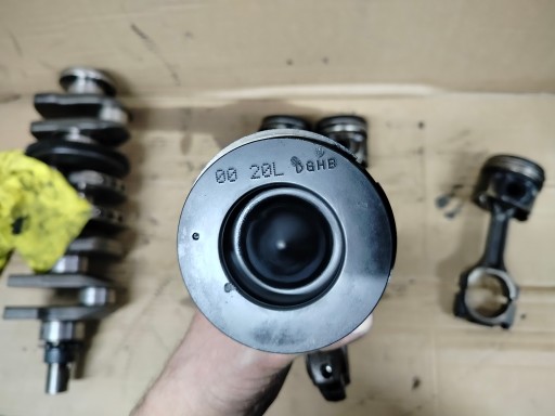 Piston Pistons citroen c-crosser peugeot 4007 2.2 hdi 4HN