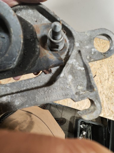 Stütze getriebehalter getriebestütze getriebelager RENAULT 112221641r