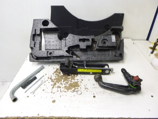 running board narzedzi gear lever towing Westfalia VW Passat B6 Kombi 3C5012115D 2006r.