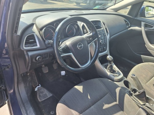 Opel Astra 4 IV J P10 running board airbag airbags dashboard console cockpit adjusters