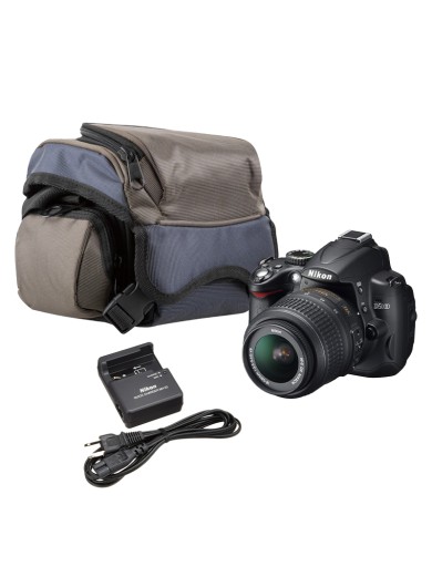 Fotoaparát Nikon D5000 + objektív Nikkor 18-55mm + taška a príslušenstvo