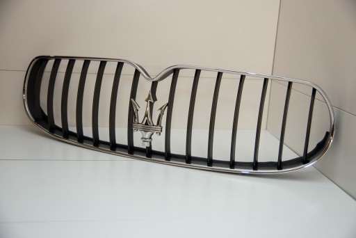 Решітка MASERATI QUATTROPORTE 08-12 OE 80370800