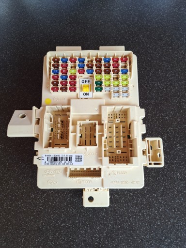 БЛОК ПРЕДОХРАНИТЕЛЕЙ HYUNDAI TUCSON III 91951-D7650