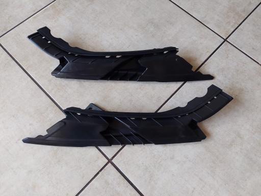 5FA807055 5FA807056 - СЛІДКА БАМПЕРА - ВЕРХНЯ СМУГА - ПЕРЕДНЯ - SEAT LEON IV