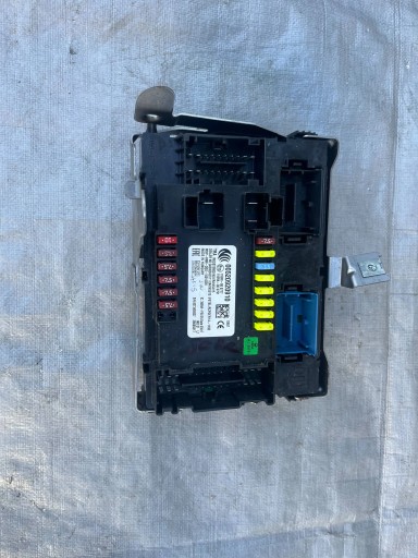Блок запобіжників fiat 500x bsi 00520920910