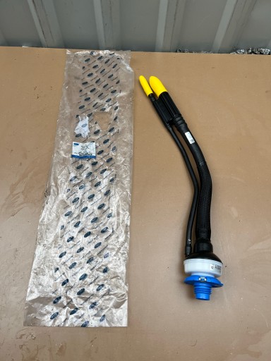 F27437EB - FORD TRANSIT CUSTOM ADBLUE РІДКА НАПОВНЮВАЛЬНА ТРУБА