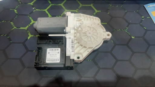 Фольксваген эос. электродвигатель левого стеклоподъемника 1q0959793